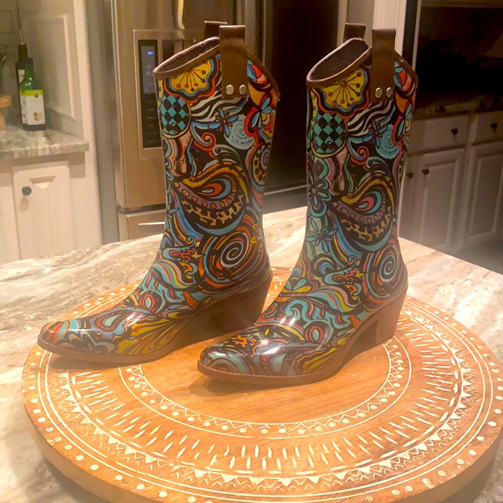 BOPS rain boots